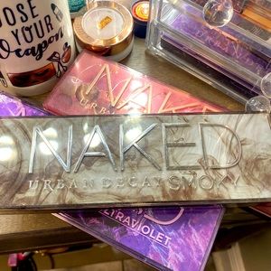 Urban Decay Naked Smoky Pallet